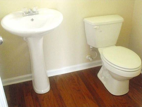 Hrdwd in powder room