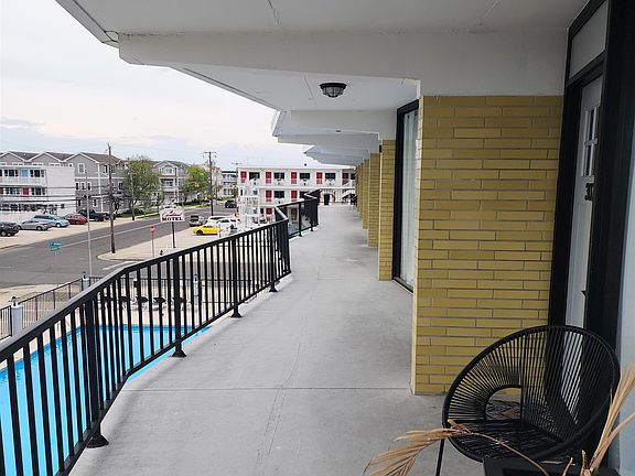 4th image of 2200 Atlantic Ave #307