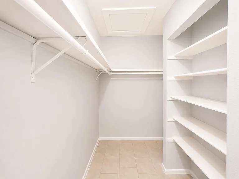 11908 Sunhillow Bnd #B — Photo 11