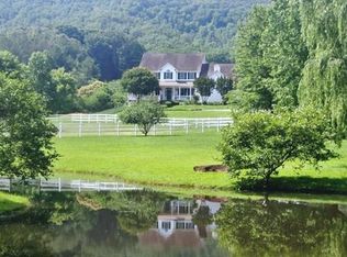 40 Patton Hill Rd, Franklin, NC 28734