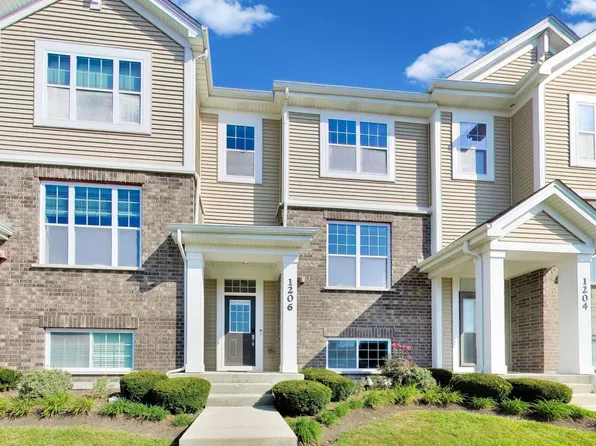 1206 Elm St, Park Ridge, IL 60068