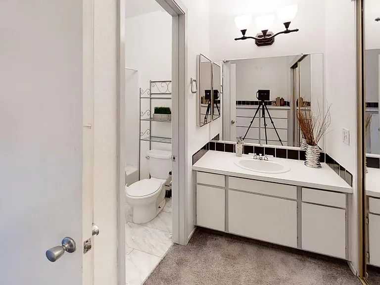 3250 Ashford St #H — Photo 18