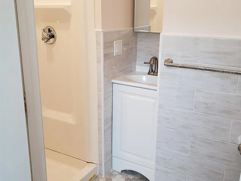16 Marcella St #2 — Photo 8