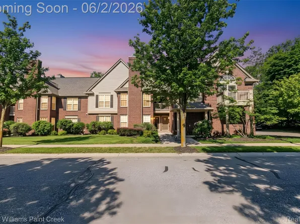28569 Carlton Way Dr, Novi, MI 48377