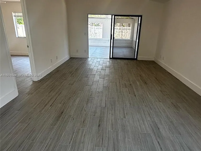 8880 SW 23rd St — Photo 5