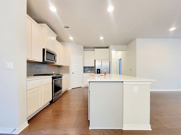 5th image of 9006 Gage Dr