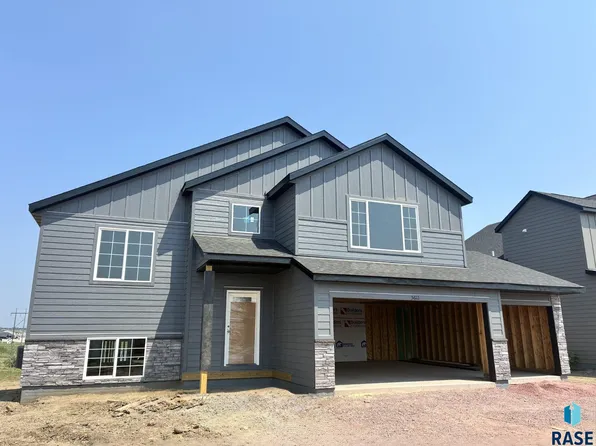 E Ashwood Cir, Sioux Falls, SD 57108