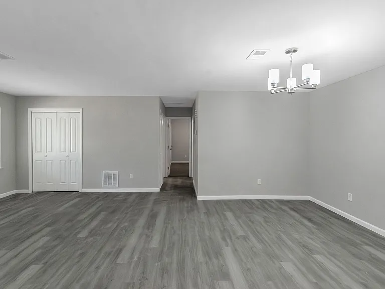 1843 Kirkland Rd — Photo 3