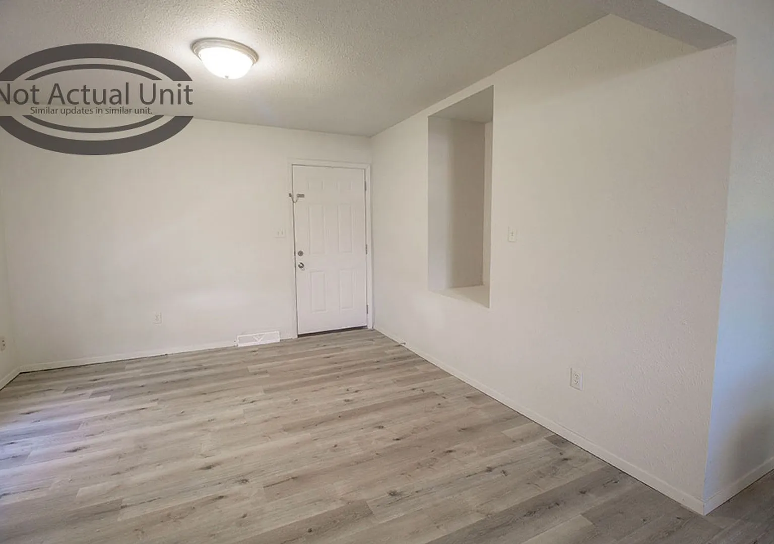 Central 4 bedroom Duplex — Photo 3