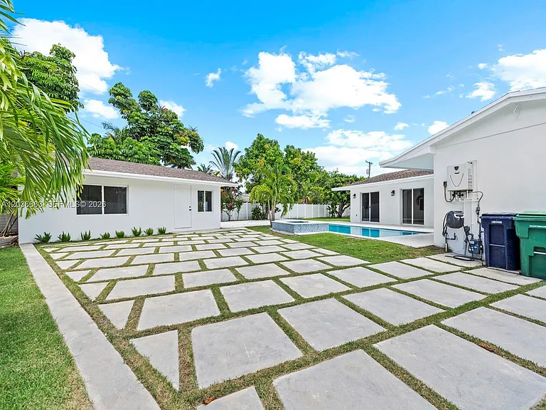 19715 SW 99th Pl — Photo 42