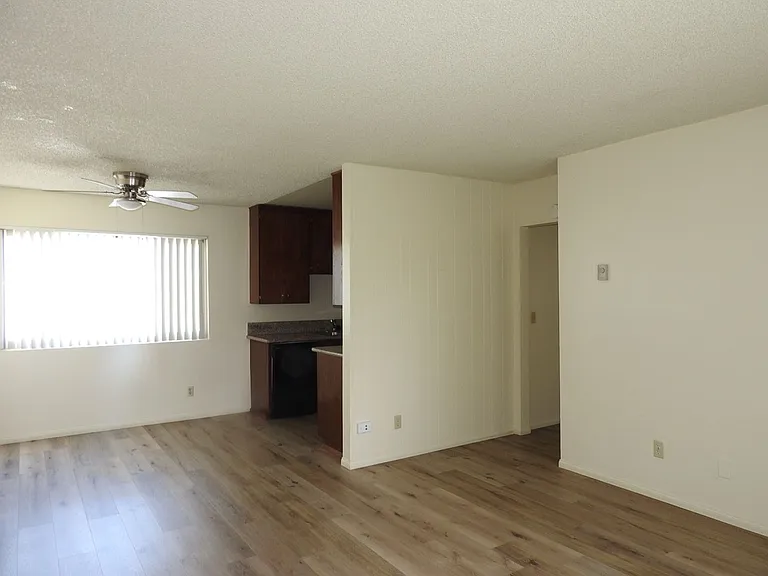 4944 Narragansett Ave — Photo 30
