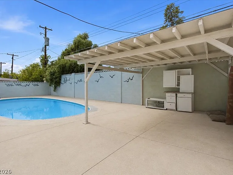 4013 Esmeralda Ave — Photo 7