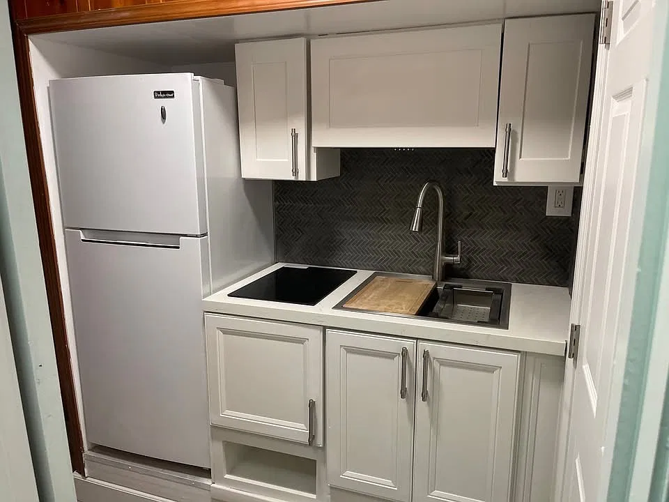 1 bed, 500 sqft, $1,300 — Photo 4