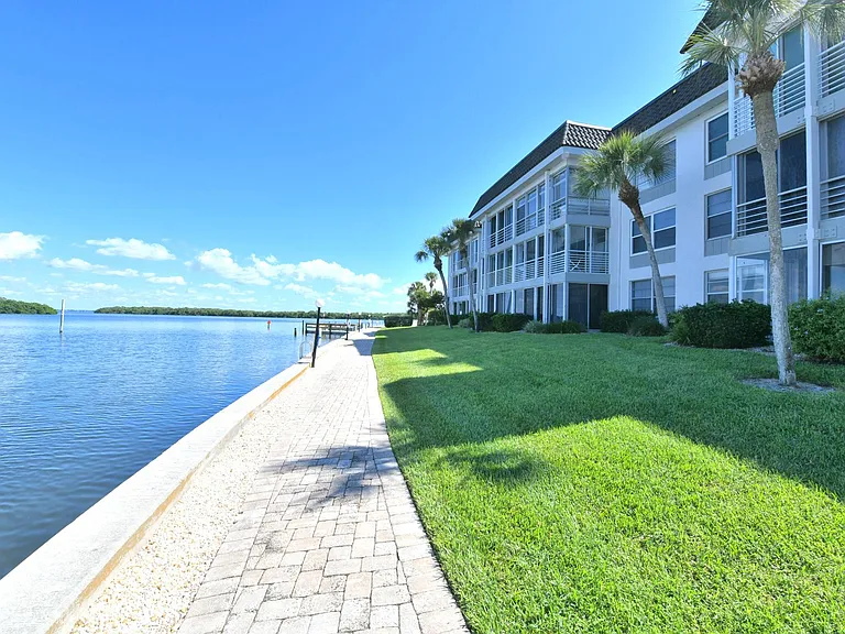 4320 Falmouth Dr #105 — Photo 72