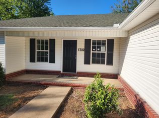 1702 W Cline St, Clarksville, AR 72830