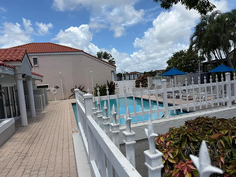 3780 Amalfi Dr — Photo 59