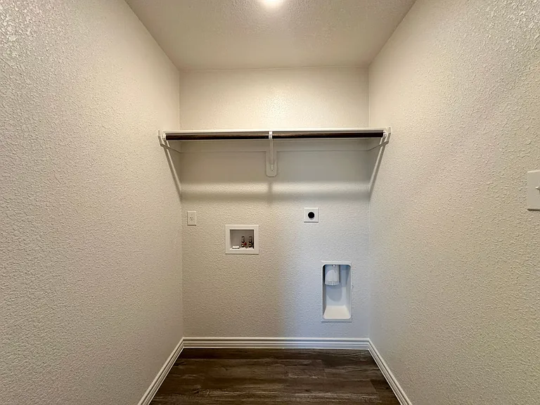 306B Dolphin Dr — Photo 26