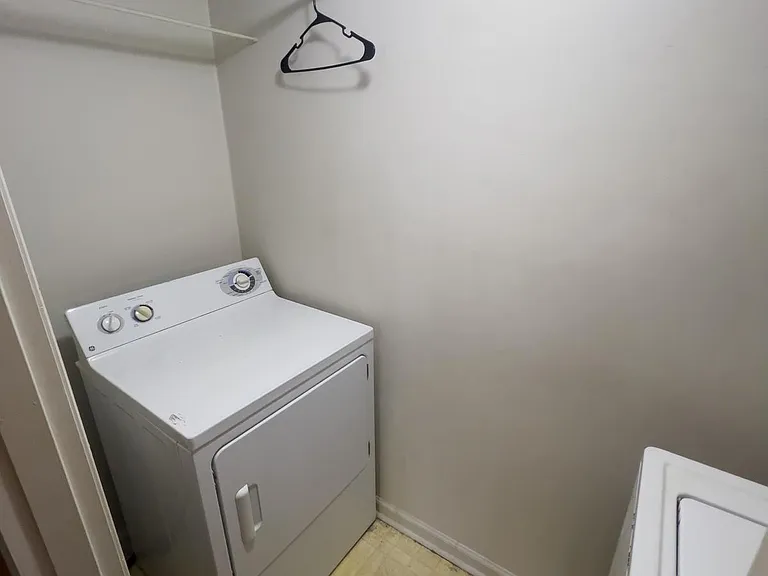 405 72nd Ave N #10 — Photo 15