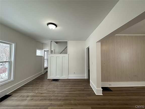 4th image of 9 Spring St