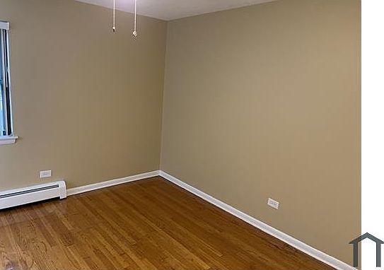5th image of 8229 S King Dr APT 2E