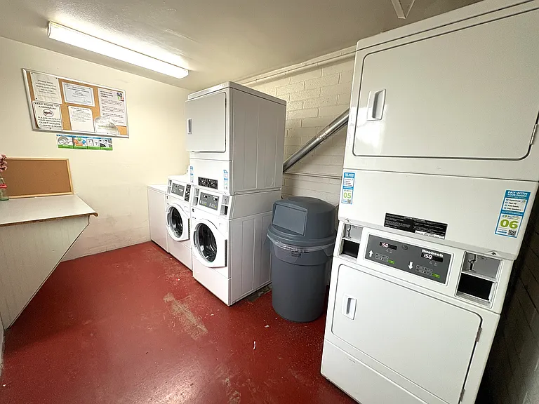 L6 — Photo 30