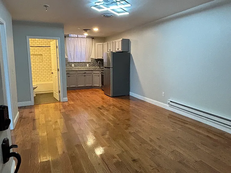 37 Maiden Ln #3A — Photo 8