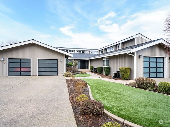 3rd image of 1875 58th Street NE