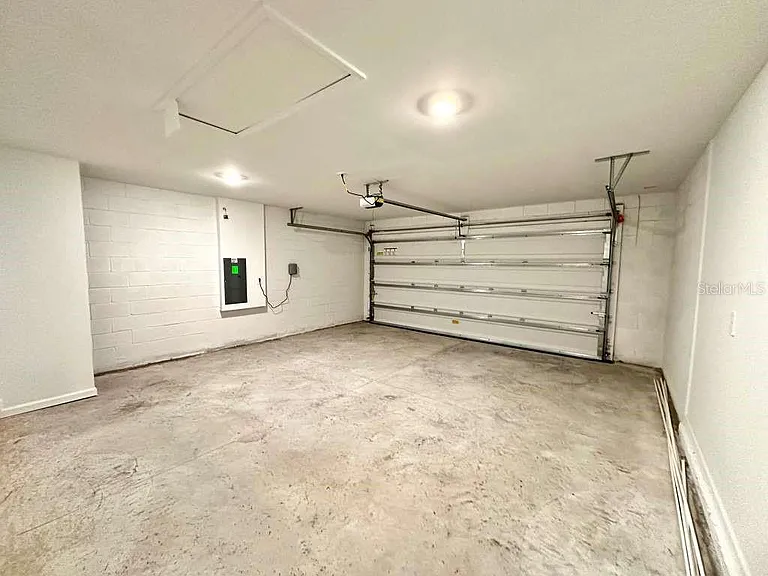 2102 Chris Dr — Photo 14