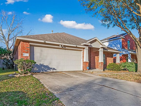 3rd image of 20634 Sapphire Lake Rd