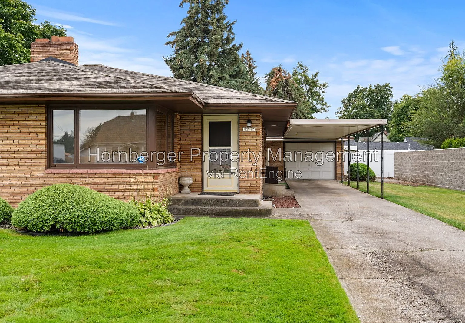 2 bed, 1.0 bath, 1969 sqft, $1,595 — Photo 2