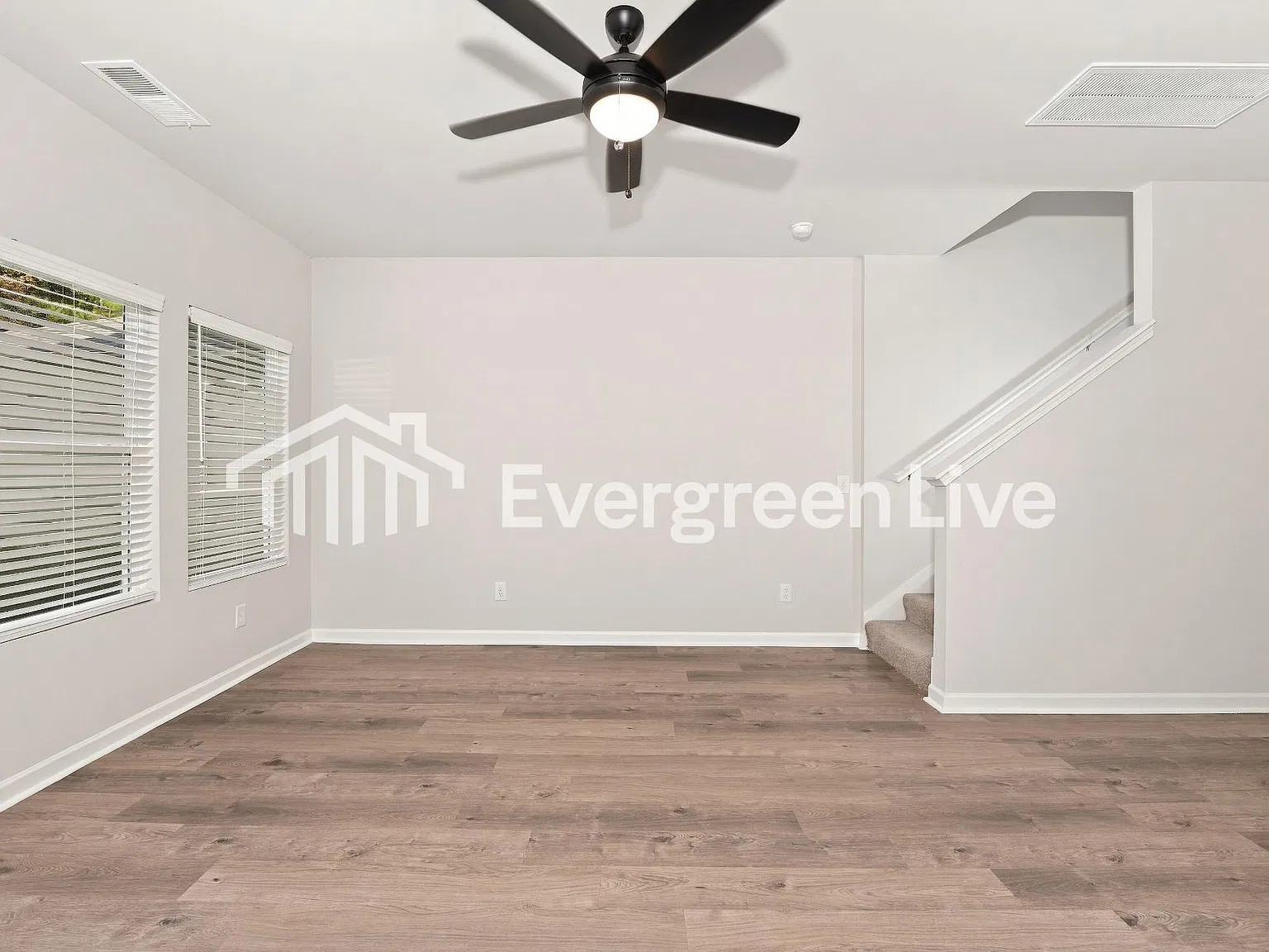 3 bed, 2.5 bath, 1689 sqft, $1,555 — Photo 4