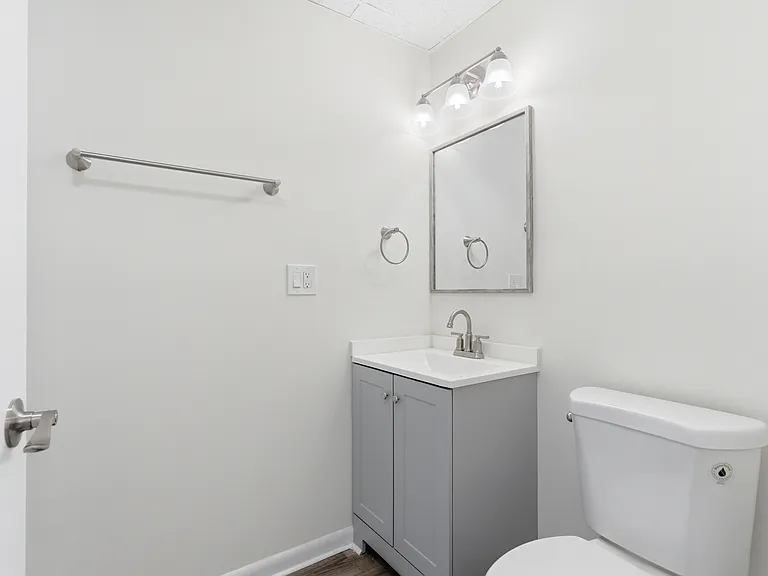 1725 Henry Ave #106 — Photo 8