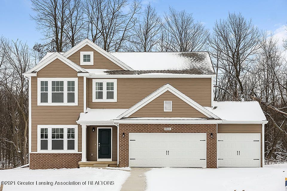 1st image of 1646 Royal Crescent Dr