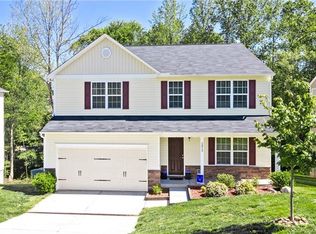 2013 Thorncrest Dr, Waxhaw, NC 28173