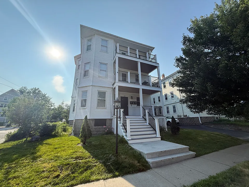 48 Oxford Ave #2