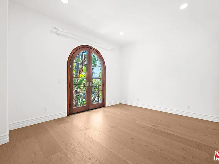 119 N Maple Dr — Photo 28