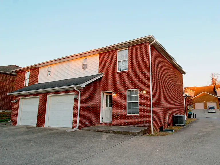 561 Hampton Way #1 — Photo 22