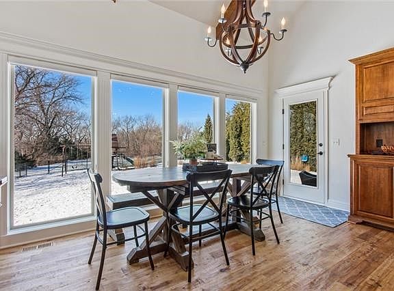4th image of 12570 Woodview Ct