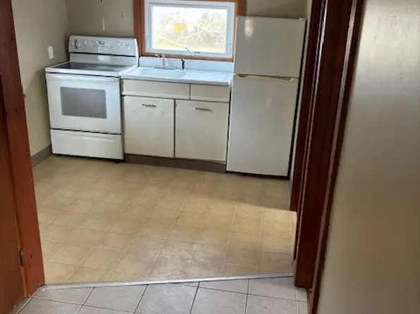 20 Hutchins Pl APT 2, Batavia, NY 14020