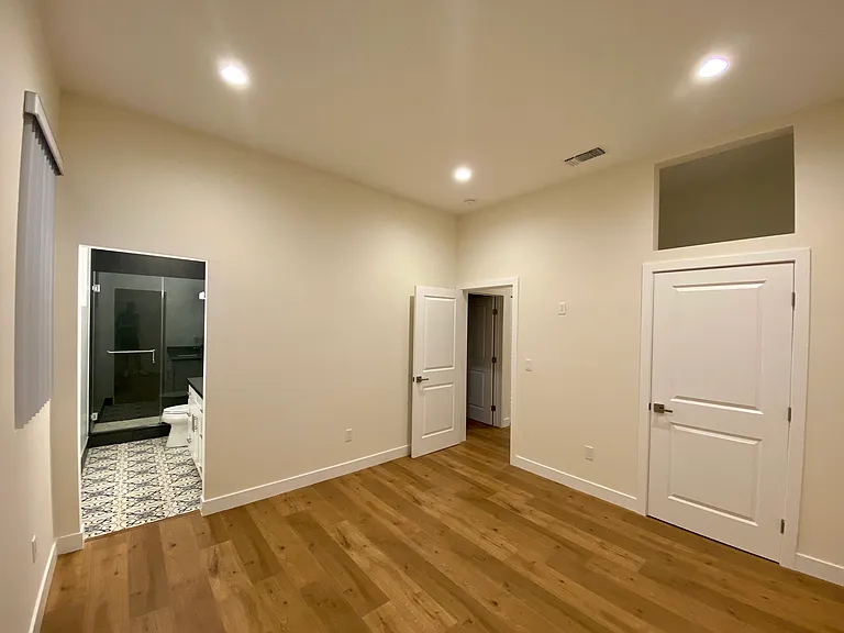 5329 Willis Ave — Photo 8
