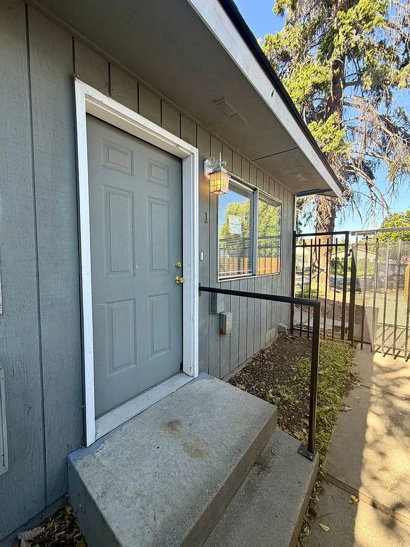 1316 Garfield Avenue - Yakima WA — Photo 4