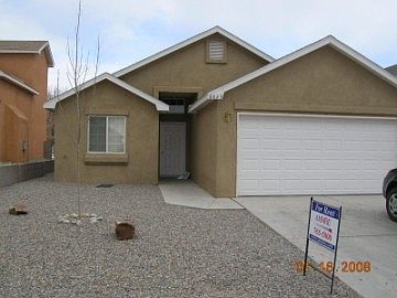 http://www.propertyboss.net/CustomerImages/AMMRE_1205/media/Properties/6823%20Calle%20Cielo%20Ave%20SE/zsmall_6823CalleCielo.JPG