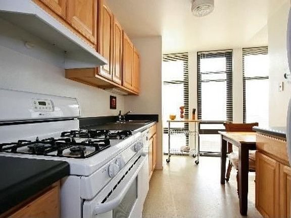 3rd image of 6700 S South Shore Dr APT 7G