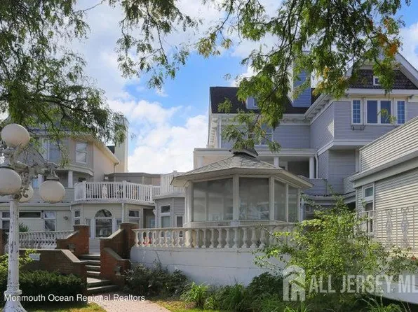 100 1st St APT 11, Keyport, NJ 07735