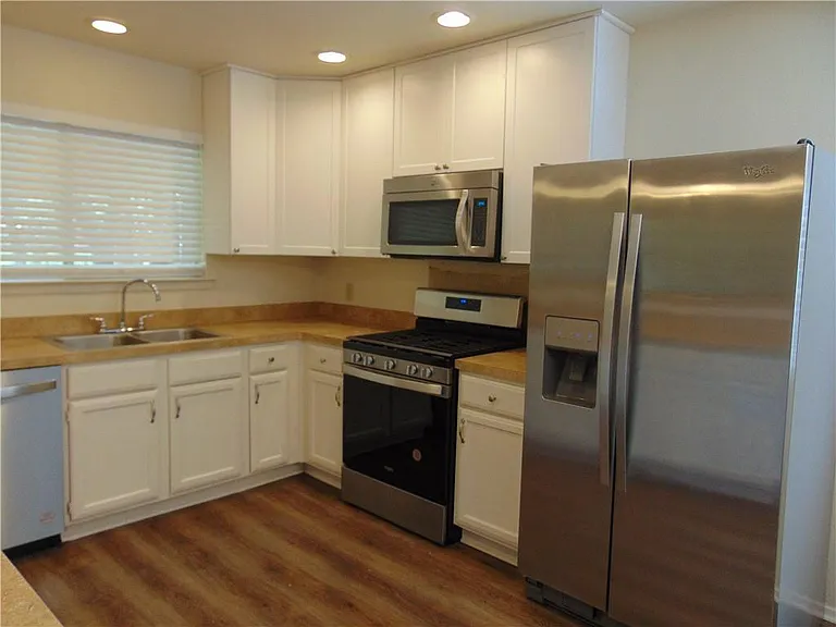 9213 Independence Loop — Photo 5
