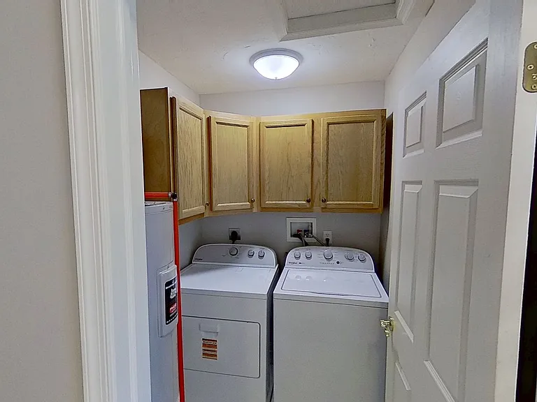 1377 Village Dr — Photo 9