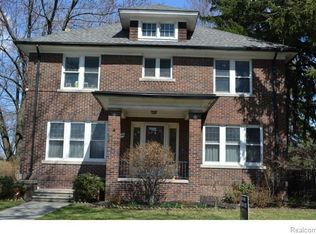 1440 Kensington Rd, Grosse Pointe, MI 48230