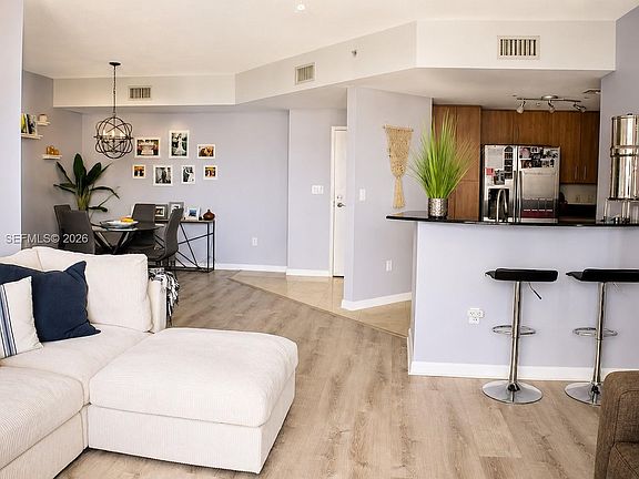 4th image of 7900 Harbor Island Dr APT 705