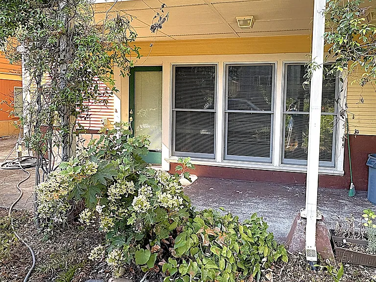 544 NE Thompson St — Photo 2