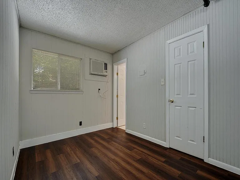 4712 Depew Ave #202 — Photo 7